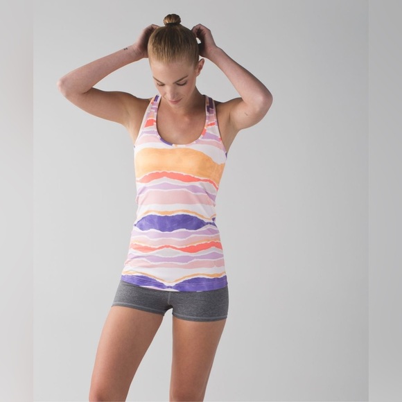 Lululemon Cool Racerback in Bleacher Stripe White Iris Flower Size 4 - Picture 1 of 6